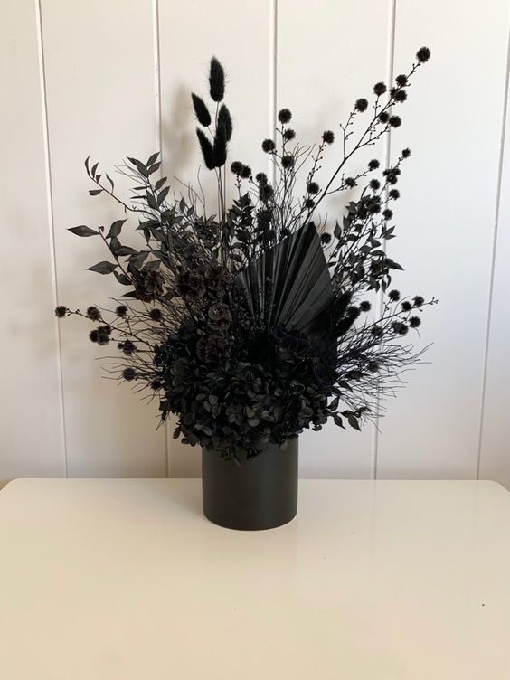 Halloween flower arrangement ideas all black