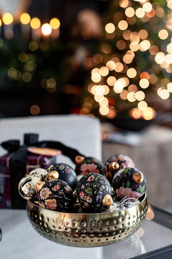 Christmas Decor Ideas ornament accents