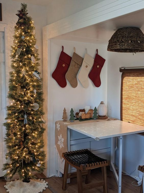 Christmas Decor Ideas skinny tree