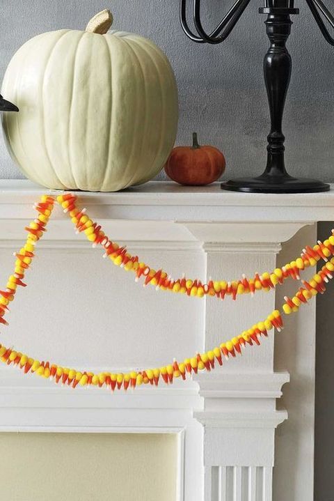 DIY Halloween garlands candy corn