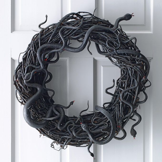 DIY Halloween decor snake wreath