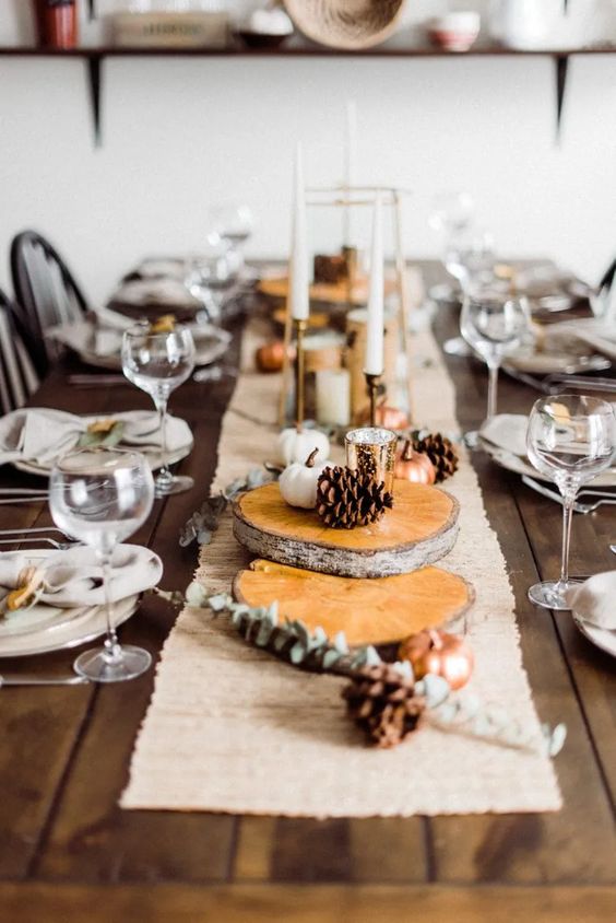 Thanksgiving tablescape ideas wood feature