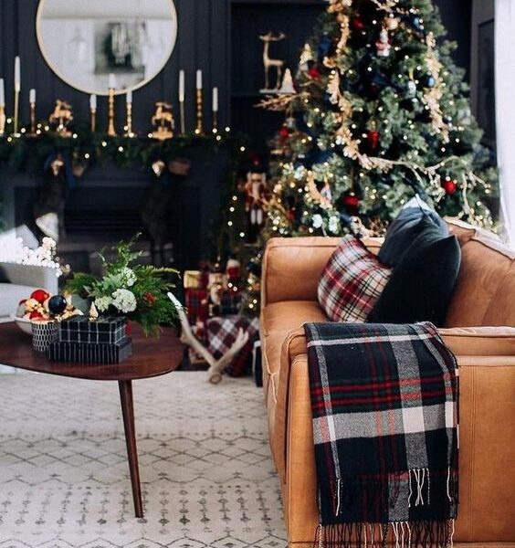 13 Easy Christmas Decor Ideas for Small Apartments