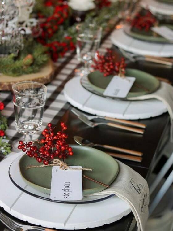 Christmas tablescape berries
