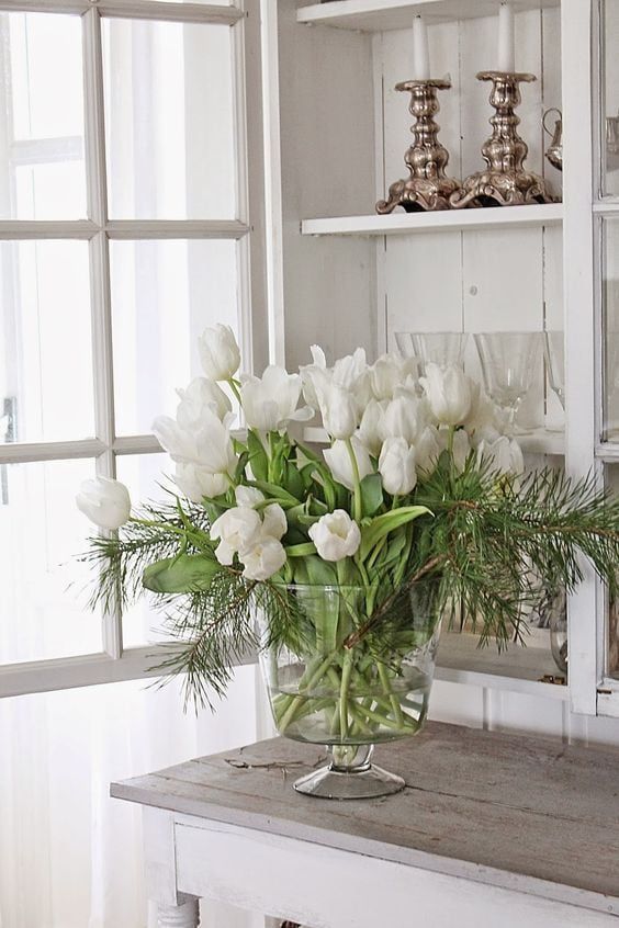 easter decor ideas white flower arrangement