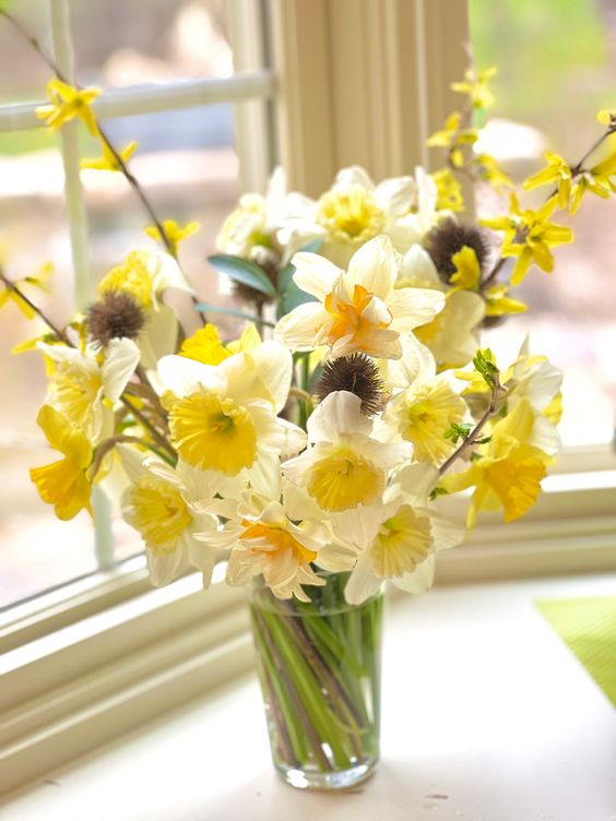 easter flower arrangements daffodils and forsythias