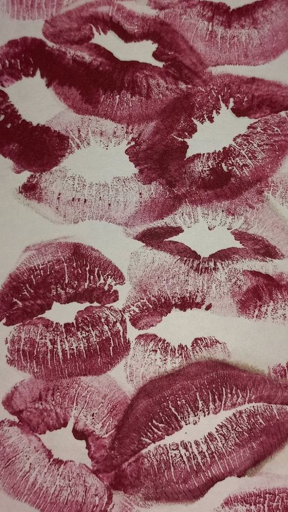 valentine's wallpaper dark red kisses