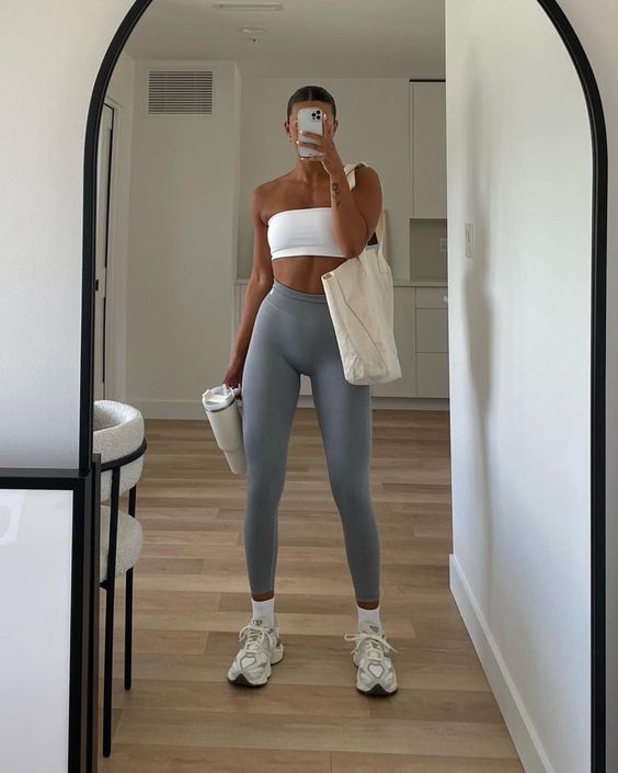 25 Chic Pilates Outfits to Motivate You to Go to Class - Lucky Girl Living