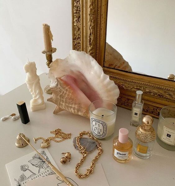 17 Makeup Vanity Ideas That Will Make You Want to Redecorate